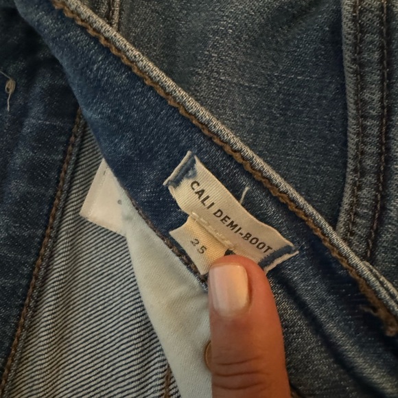 Cali Demi-Boot Jeans in Dorrance Wash: TENCEL™ Denim Edition - Picture 7 of 8